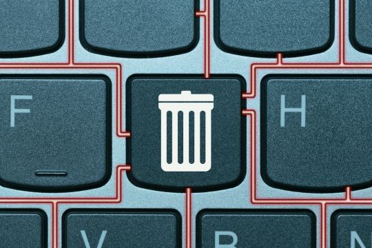 Papierkorb-Symbol auf Tastatur